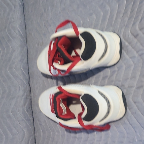 Fubu red and white basketball shoes - Picture 5 of 5